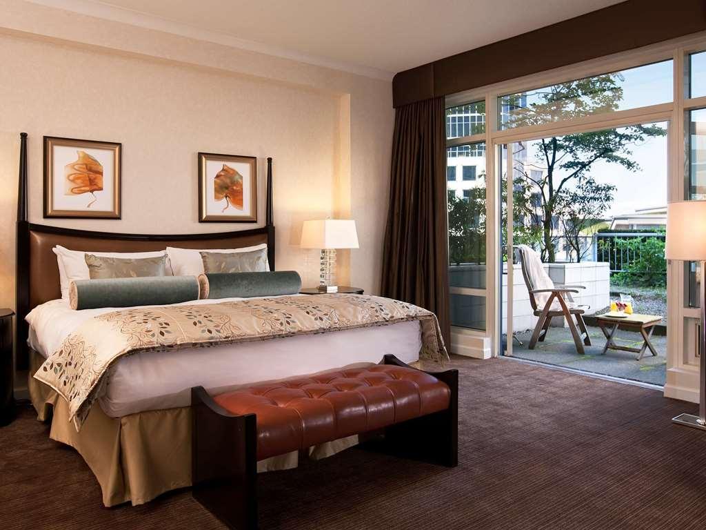 Fairmont Waterfront
