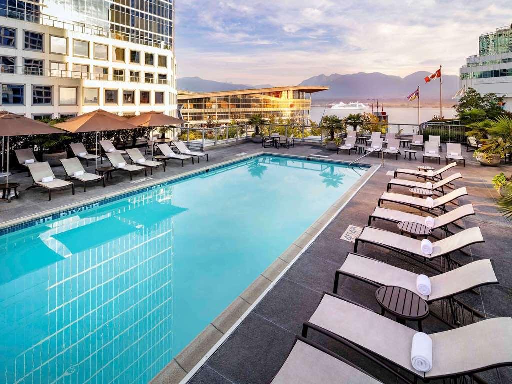 Fairmont Waterfront Hotel 5*