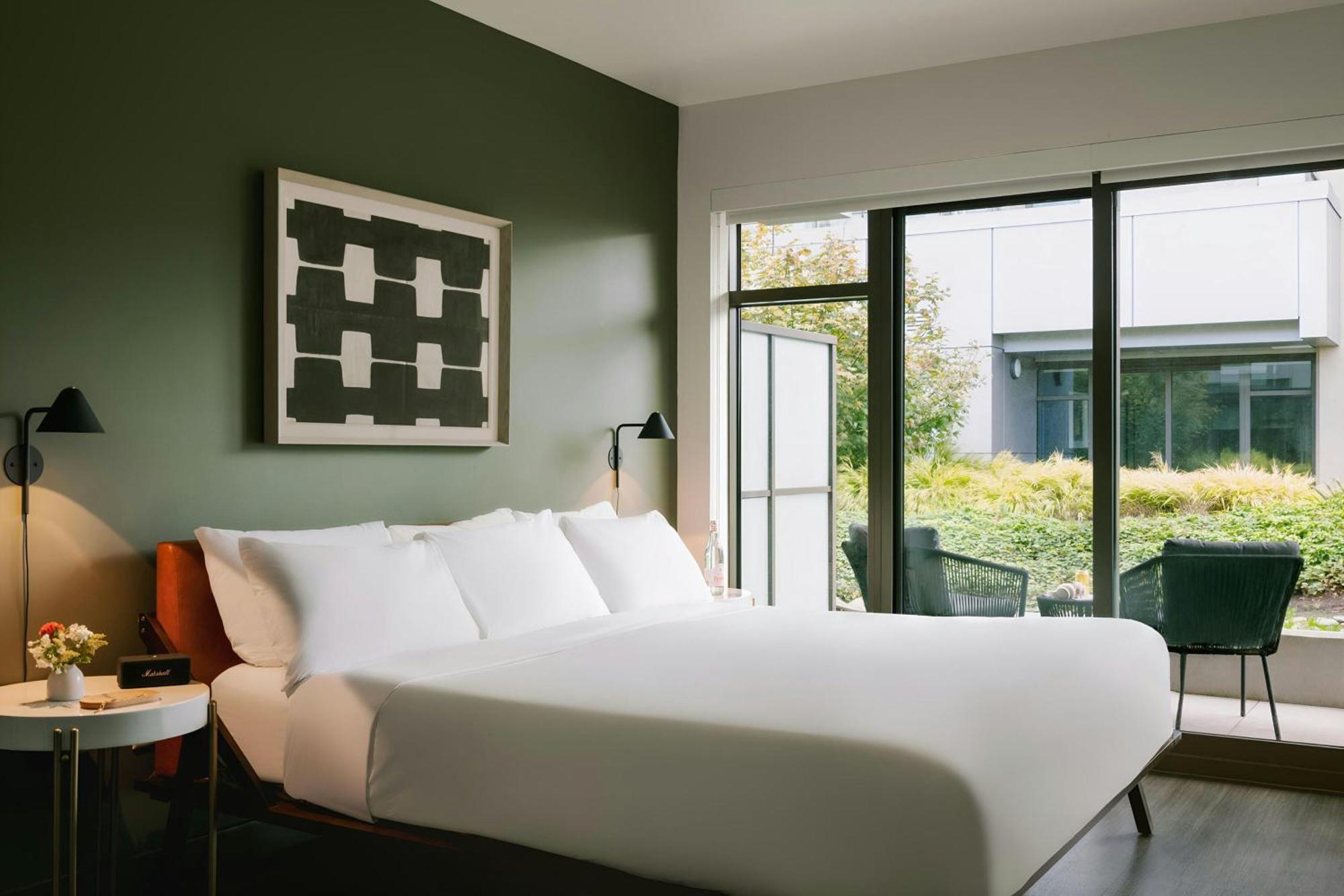 Sonder By Marriott Bonvoy Revival Apartments English Bay Aparthotel Vancouver