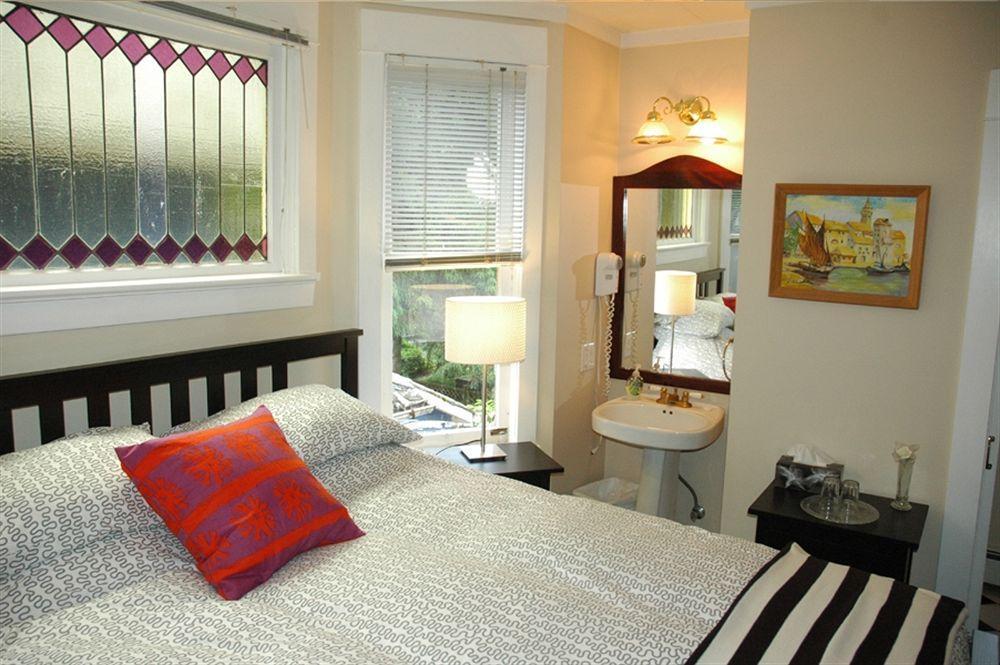 Douglas Bed & Breakfast 3*