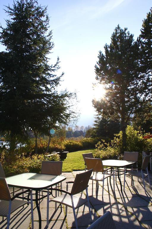 Edgewater Hotel 3*