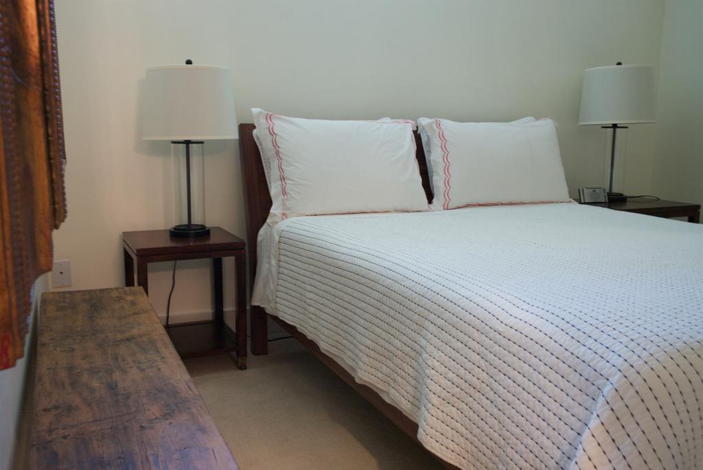 Custom Built 3Bedroom Home In Kitsilano Holiday home *