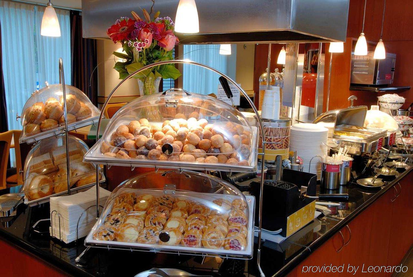 Hampton & Suites, By Hilton - Downtown 3* Vancouver
