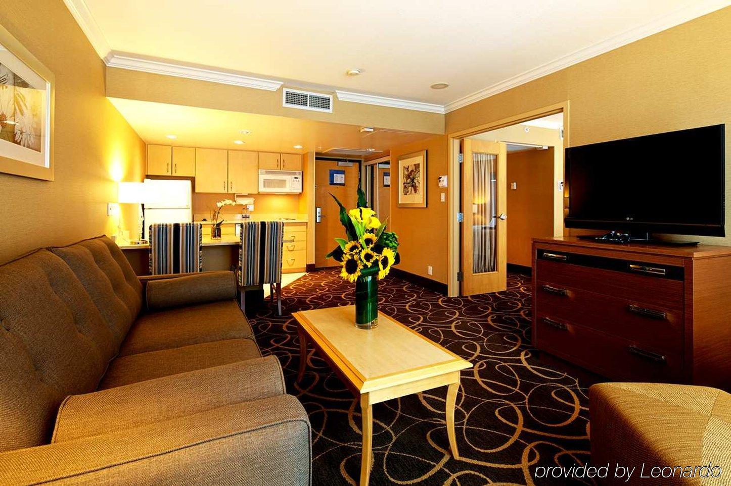 Hampton & Suites, By Hilton - Downtown
