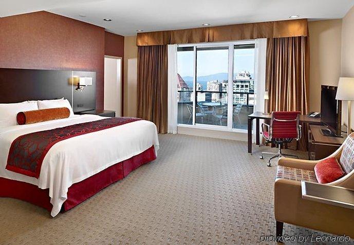 By Marriott Downtown Hotel Vancouver