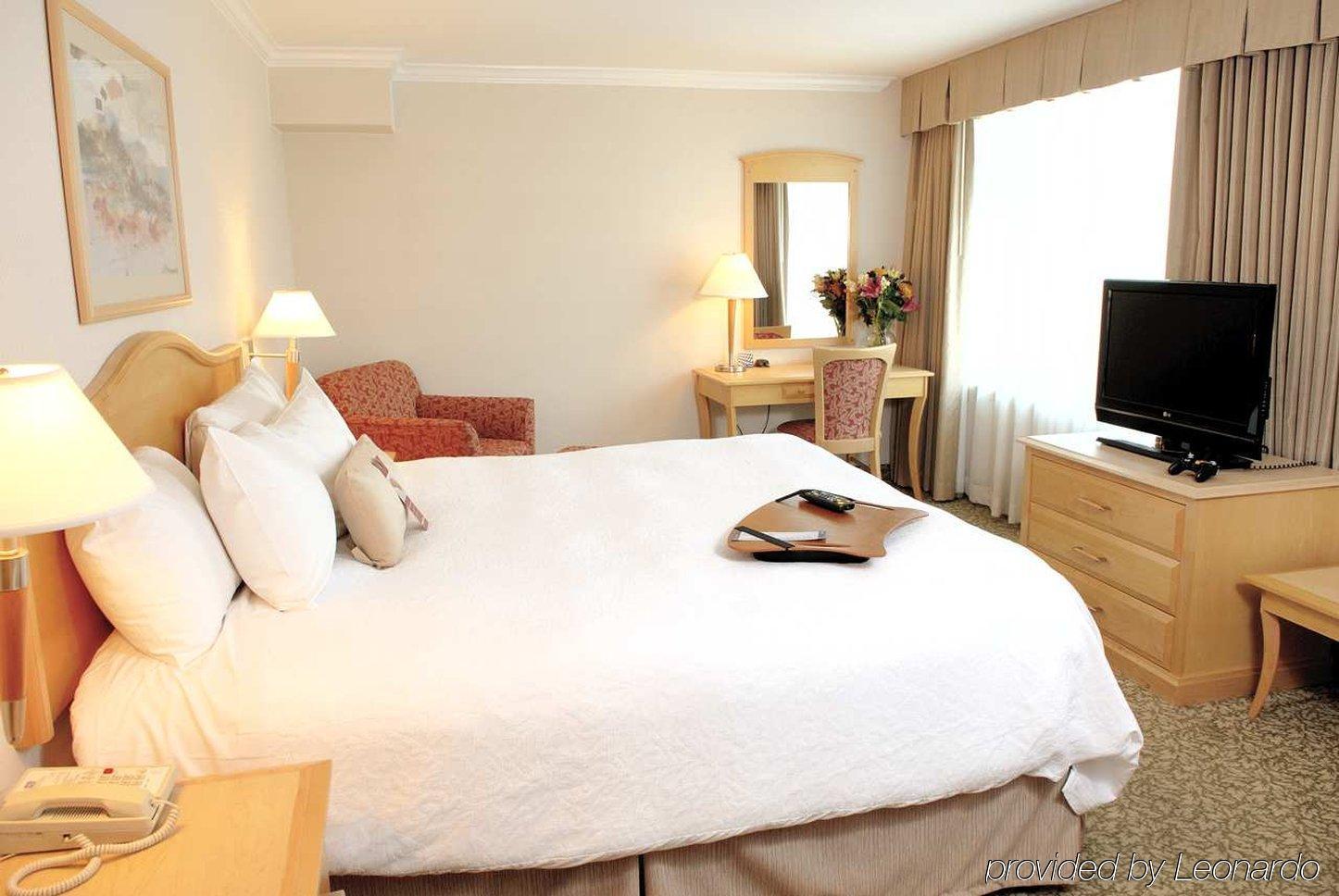 Hotel Hampton & Suites, By Hilton - Downtown