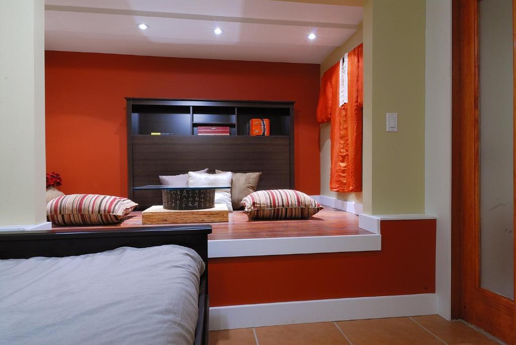 Commercial Drive Apartment *