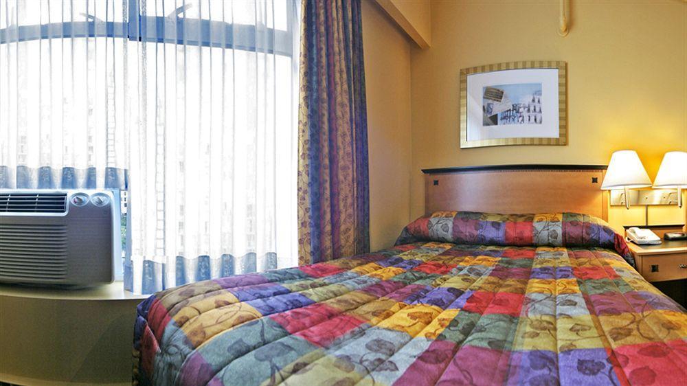 Howard Johnson By Wyndham Downtown Vancouver