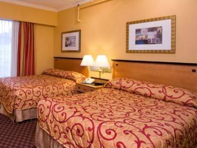 Howard Johnson By Wyndham Downtown Vancouver