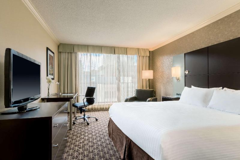 Park & By Radisson 3* Vancouver