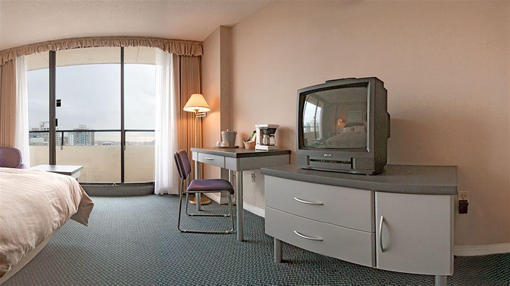 The Empire Landmark 3* Vancouver