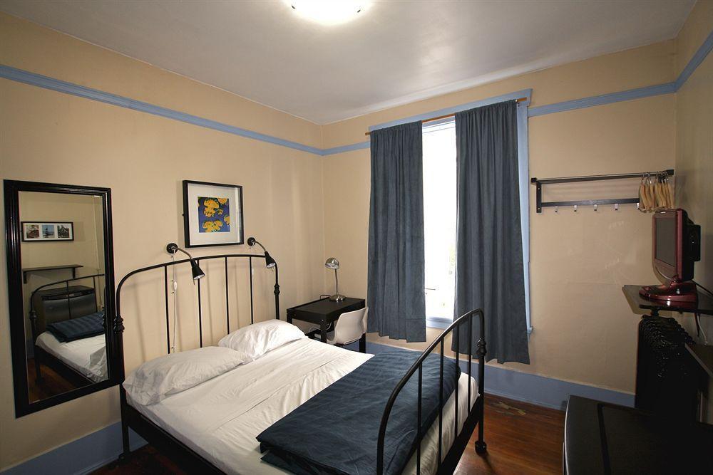 Samesun Vancouver Hostel