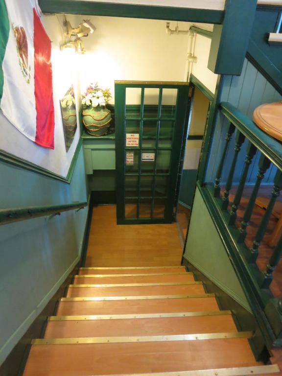Hostel C&n Backpackers *