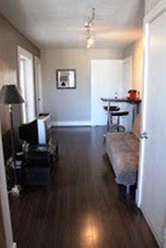 Mondeliving Robsonliving Hotel *