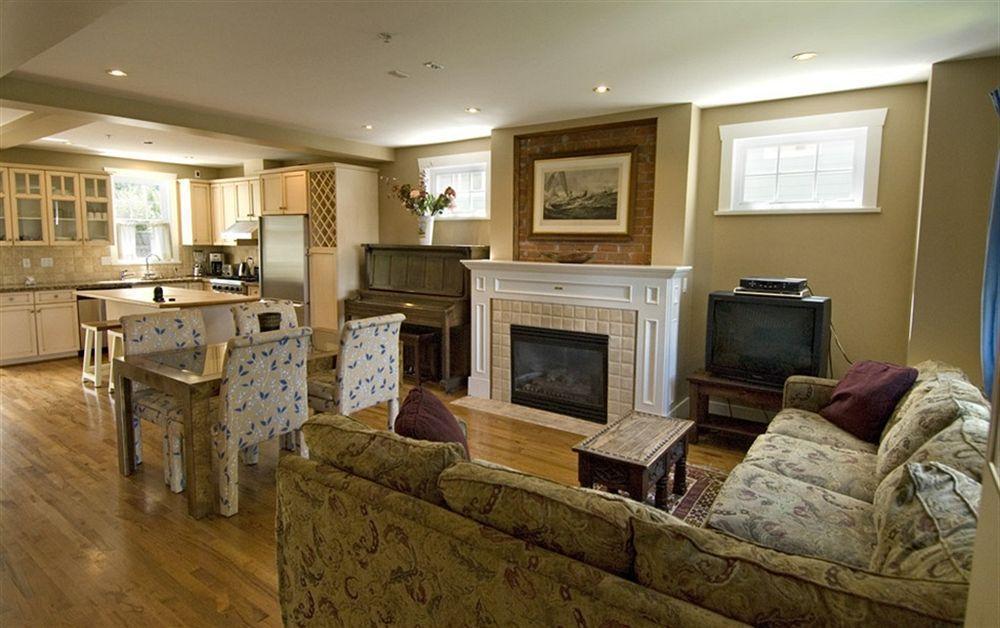 Hycroft Suites Apartment