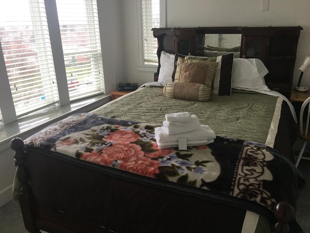 White House Bed & Breakfast 2*