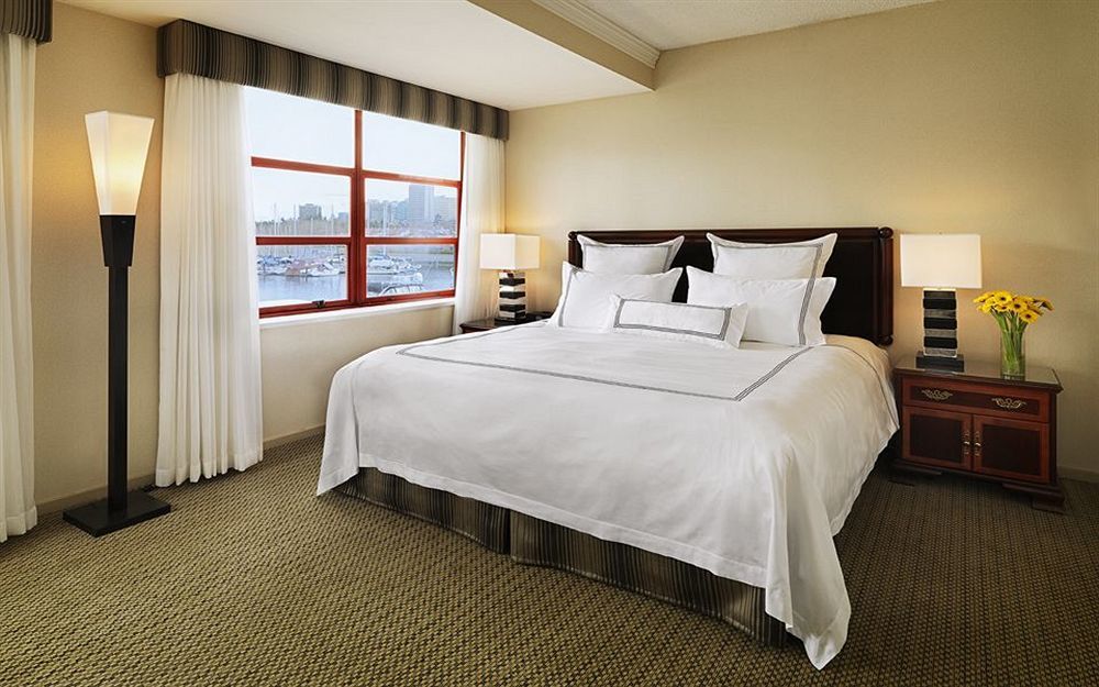 Hotel Granville Island 3*