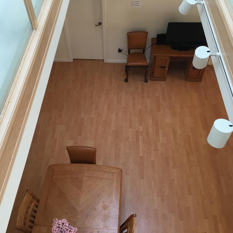 Homestay Athlone House *