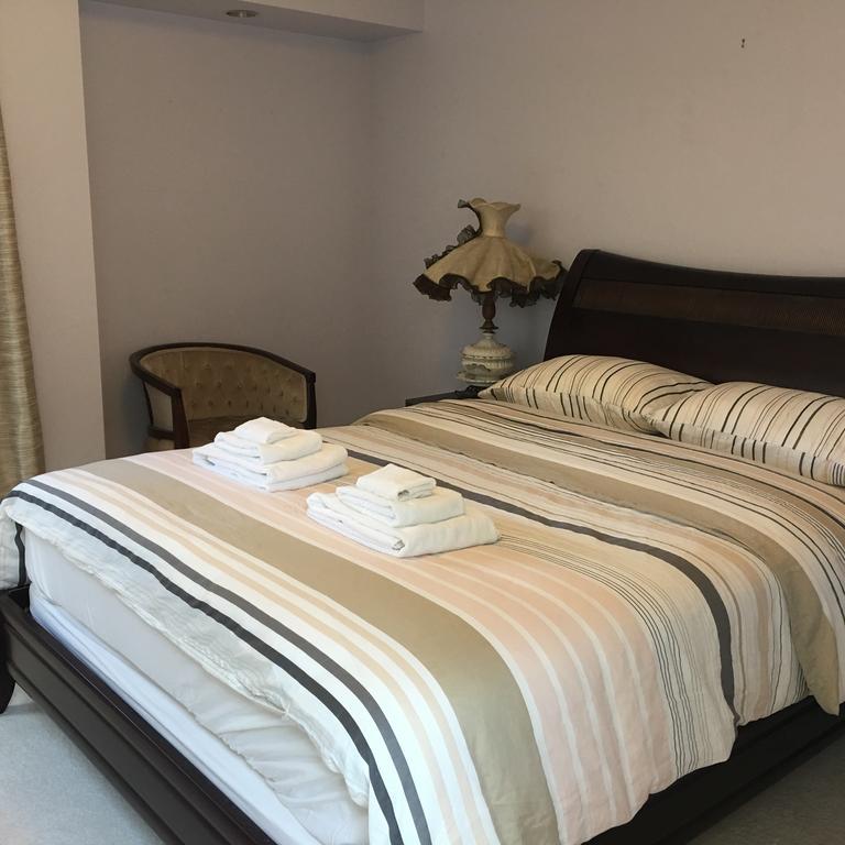 Homestay Athlone House