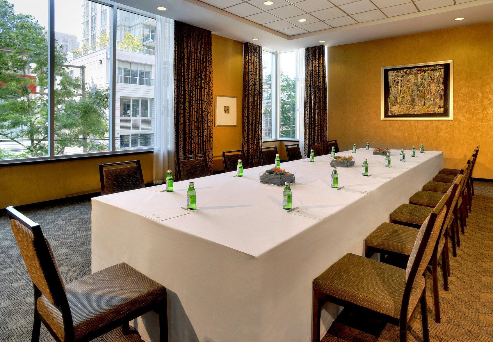 Hotel Hilton Downtown, Bc, Canada 4*