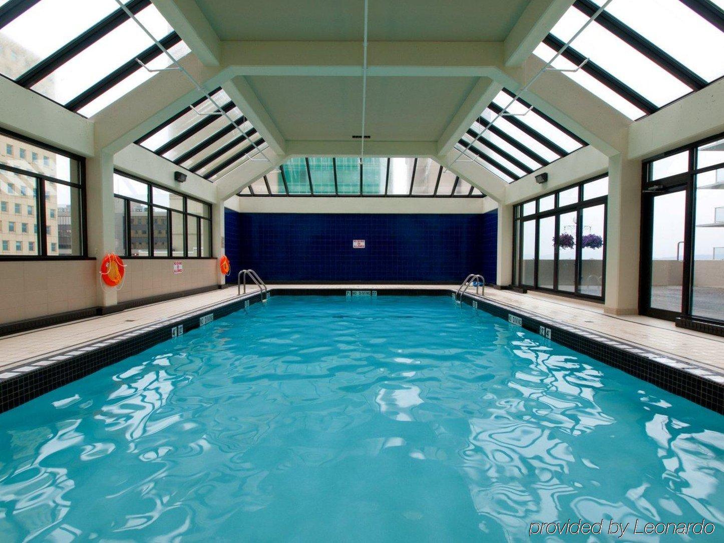 Vancouver-centre Broadway By Ihg Hotel 3*