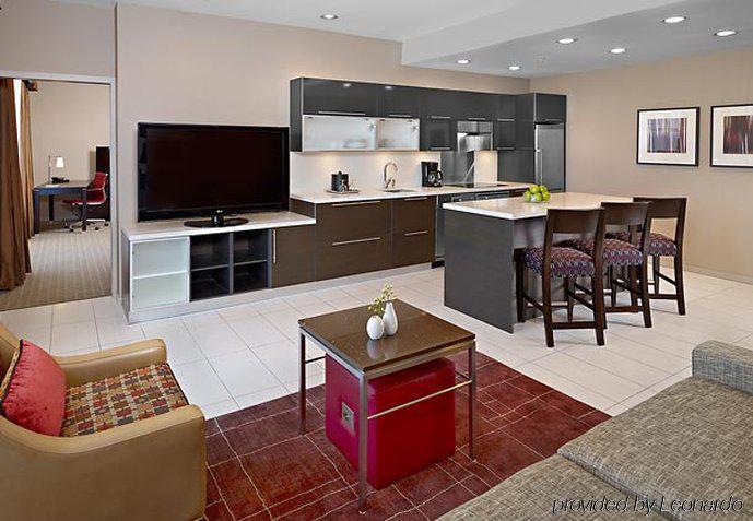 By Marriott Downtown 3* Vancouver