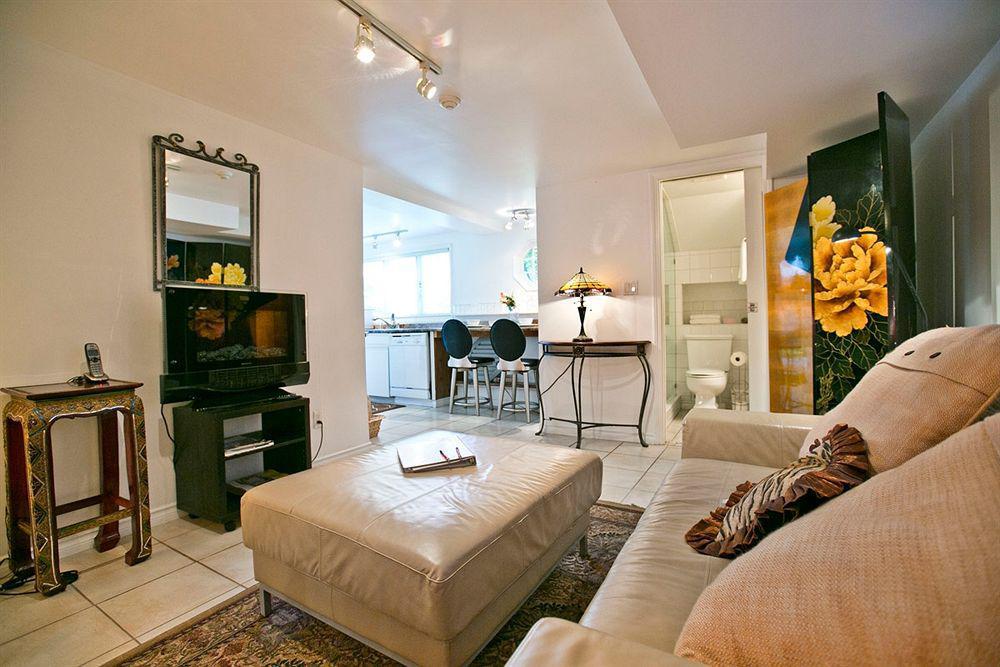 Alma Beach Manor Apartment