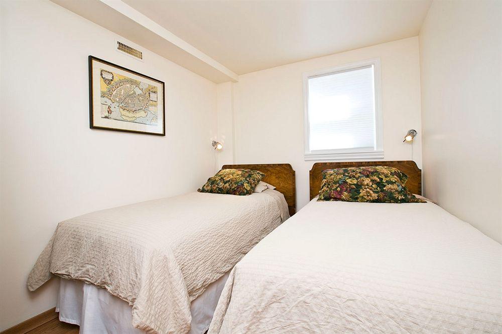 Alma Beach Manor Apartment