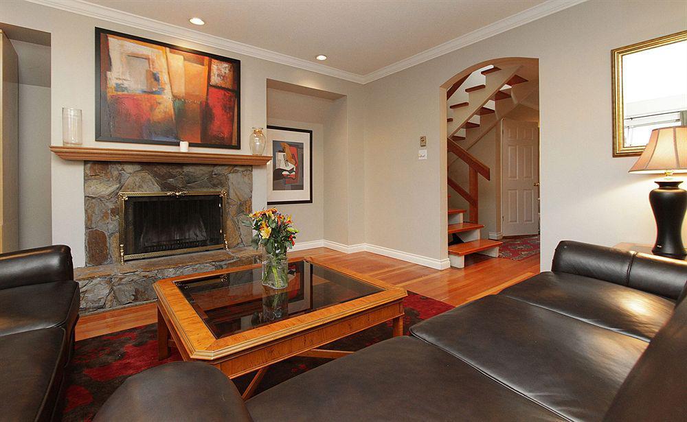 Alma Beach Manor * Vancouver