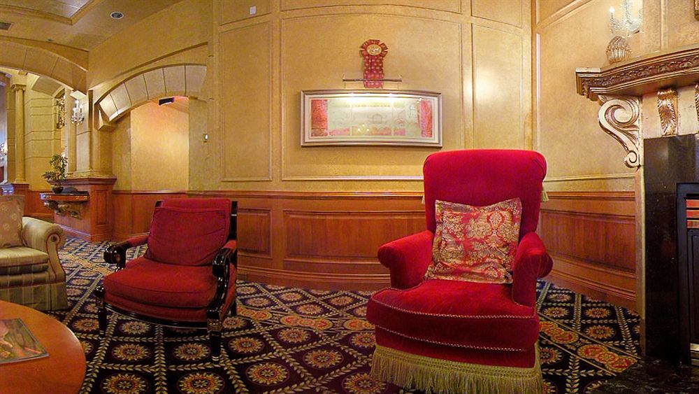 Hotel Le Soleil By Executive Vancouver