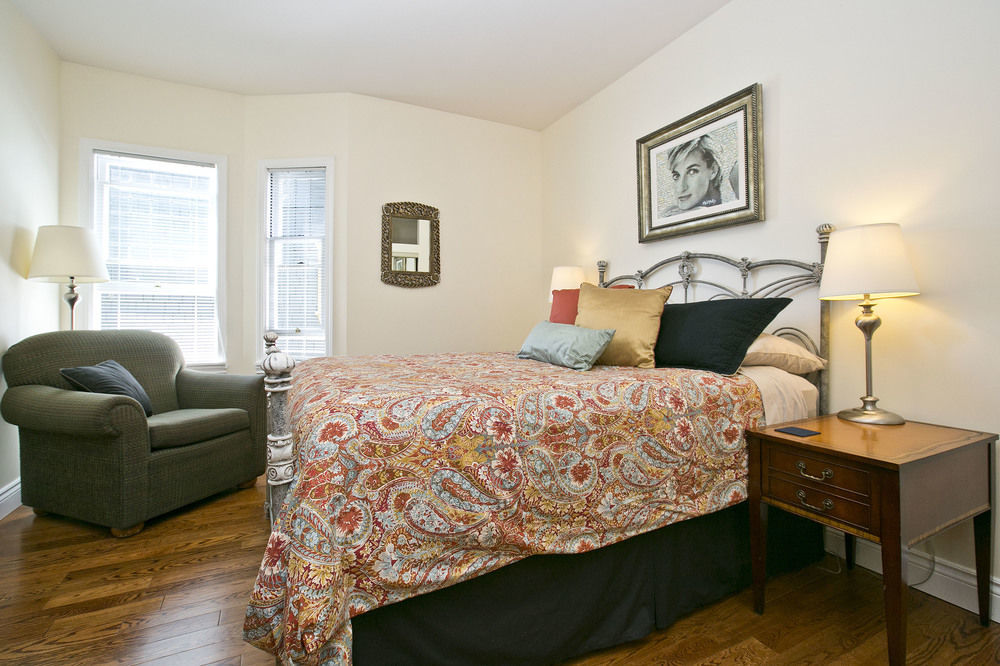 Alma Beach Manor Apartment
