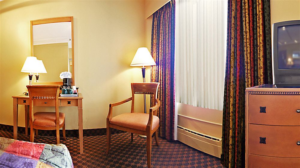 Howard Johnson By Wyndham Downtown Hotel