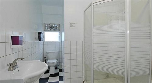 C&n Backpackers * Vancouver