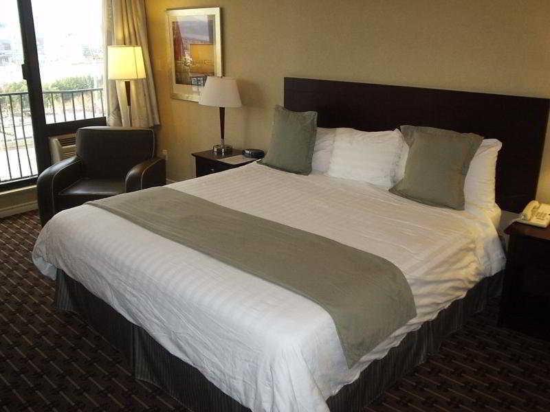 Park & By Radisson Hotel