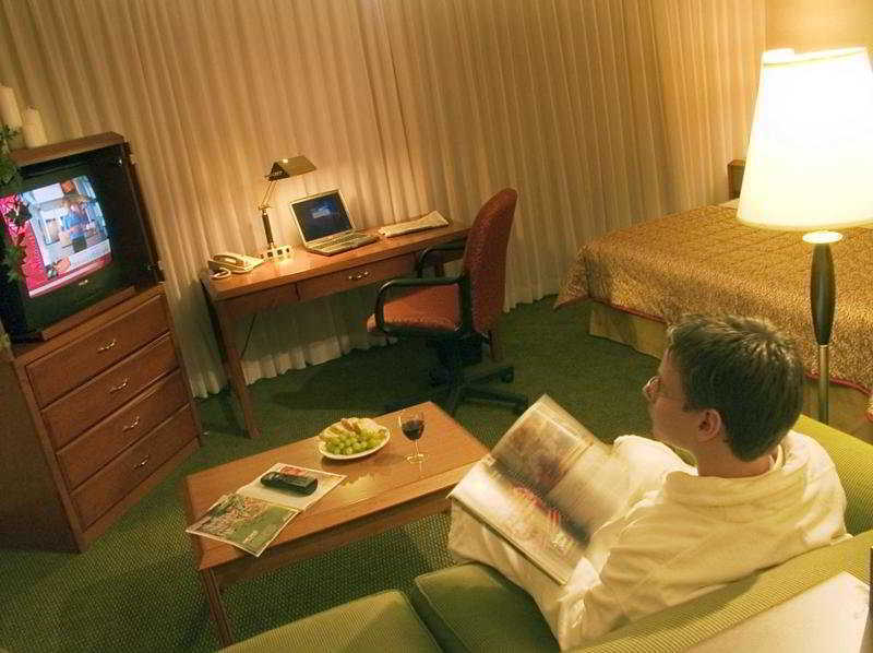 By Marriott Downtown Hotel