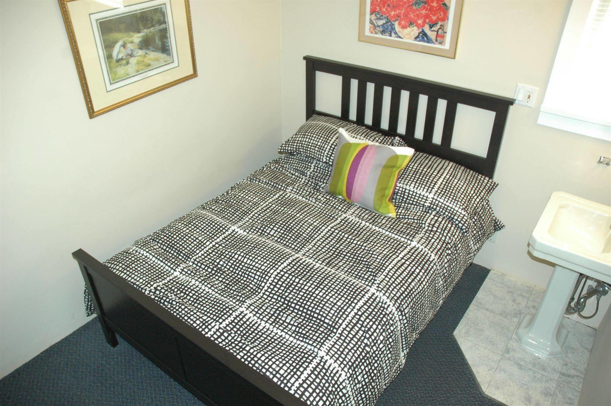 Douglas Bed & Breakfast