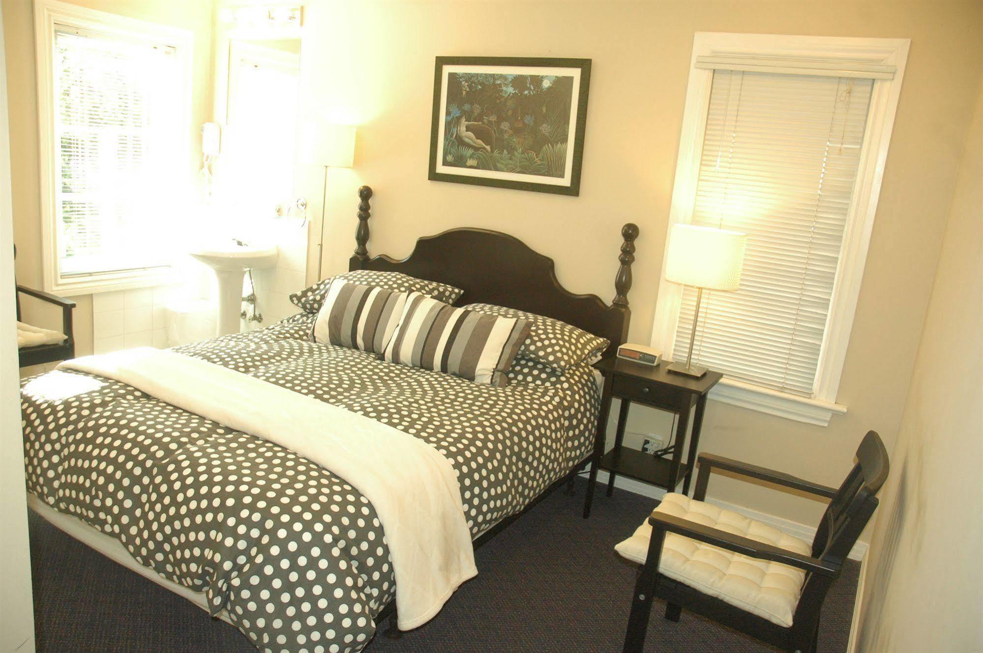 Bed & Breakfast Cambie 3*