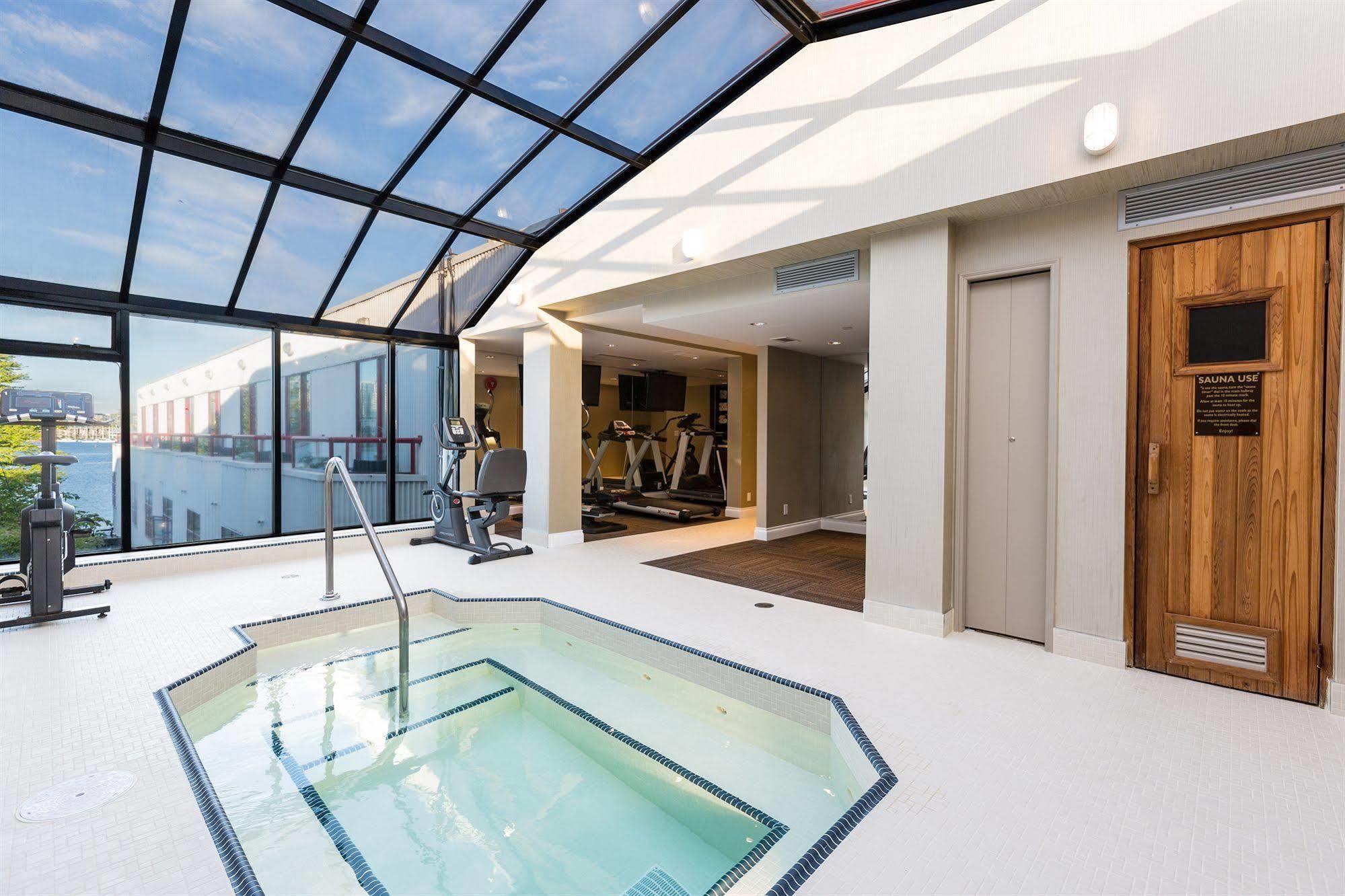 Hotel Granville Island 3*