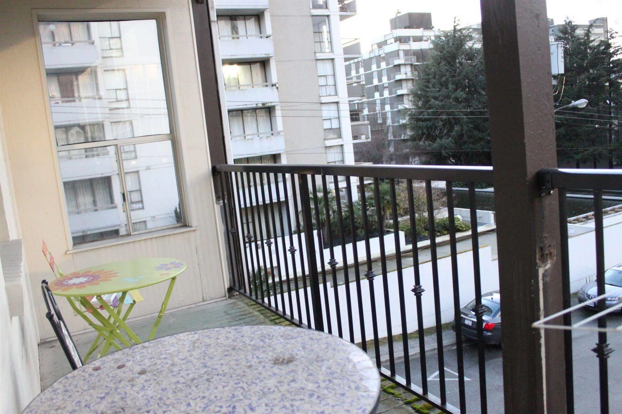 Hotel Mondeliving Robsonliving Vancouver
