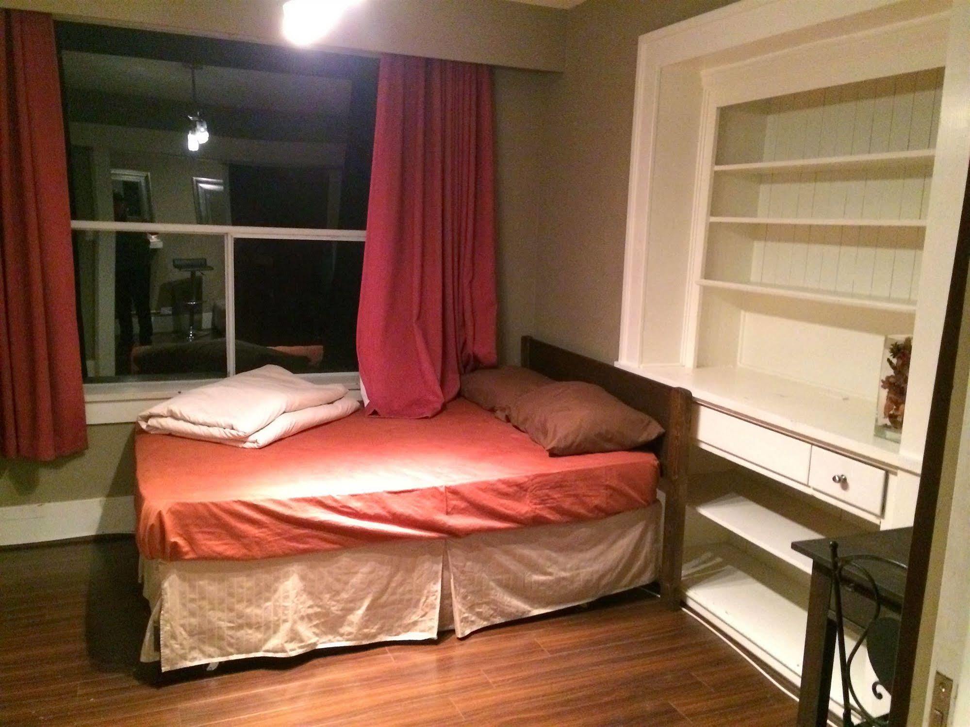 Hotel Mondeliving Robsonliving *