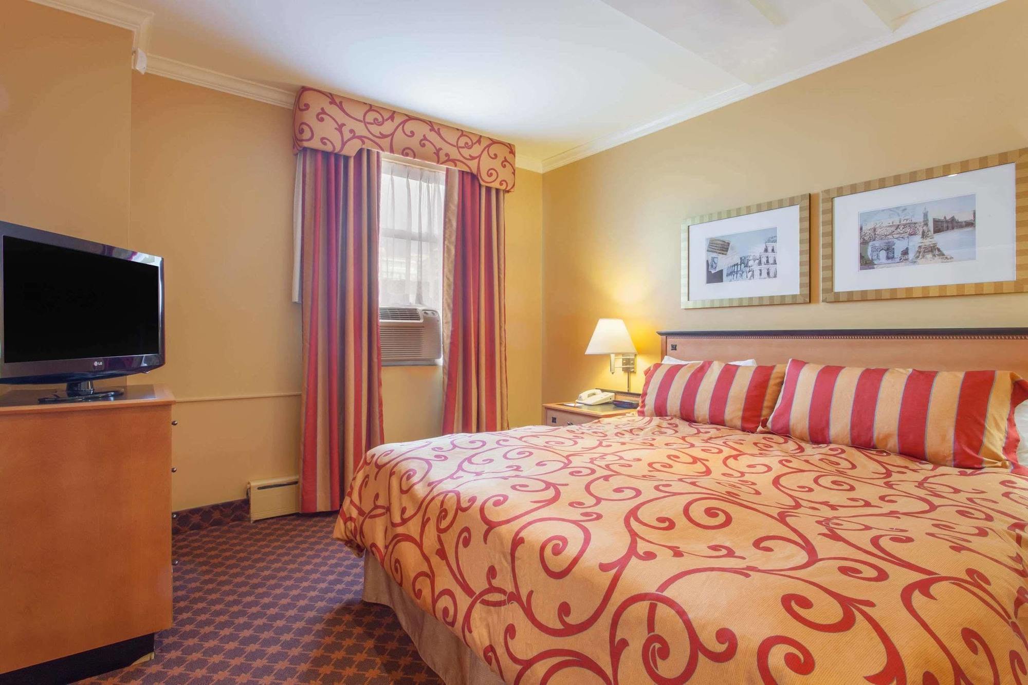 Hotel Howard Johnson By Wyndham Downtown 2*