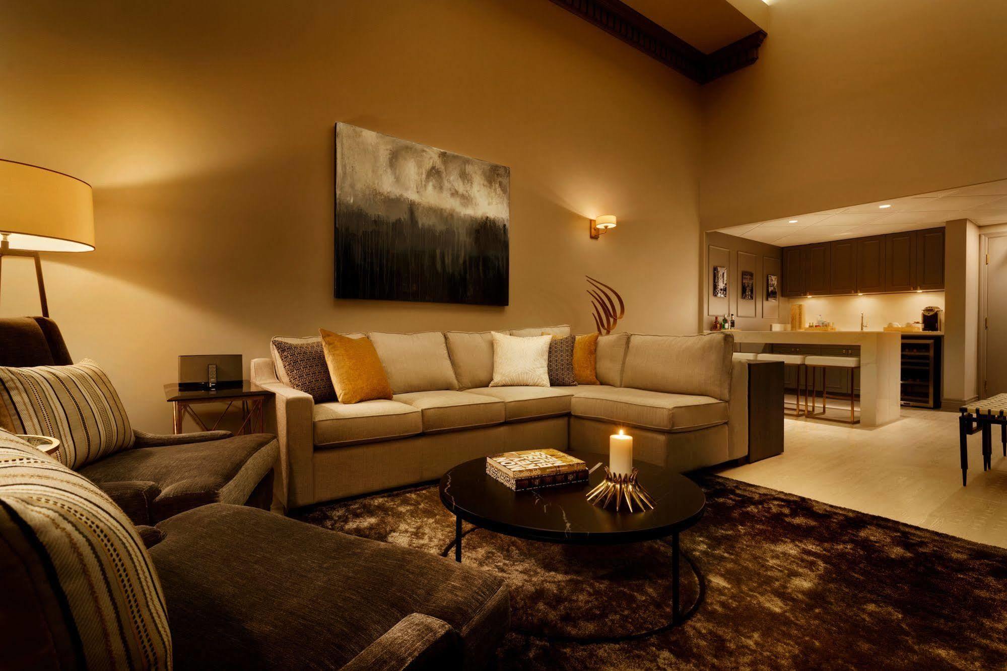 Hotel Le Soleil By Executive Vancouver