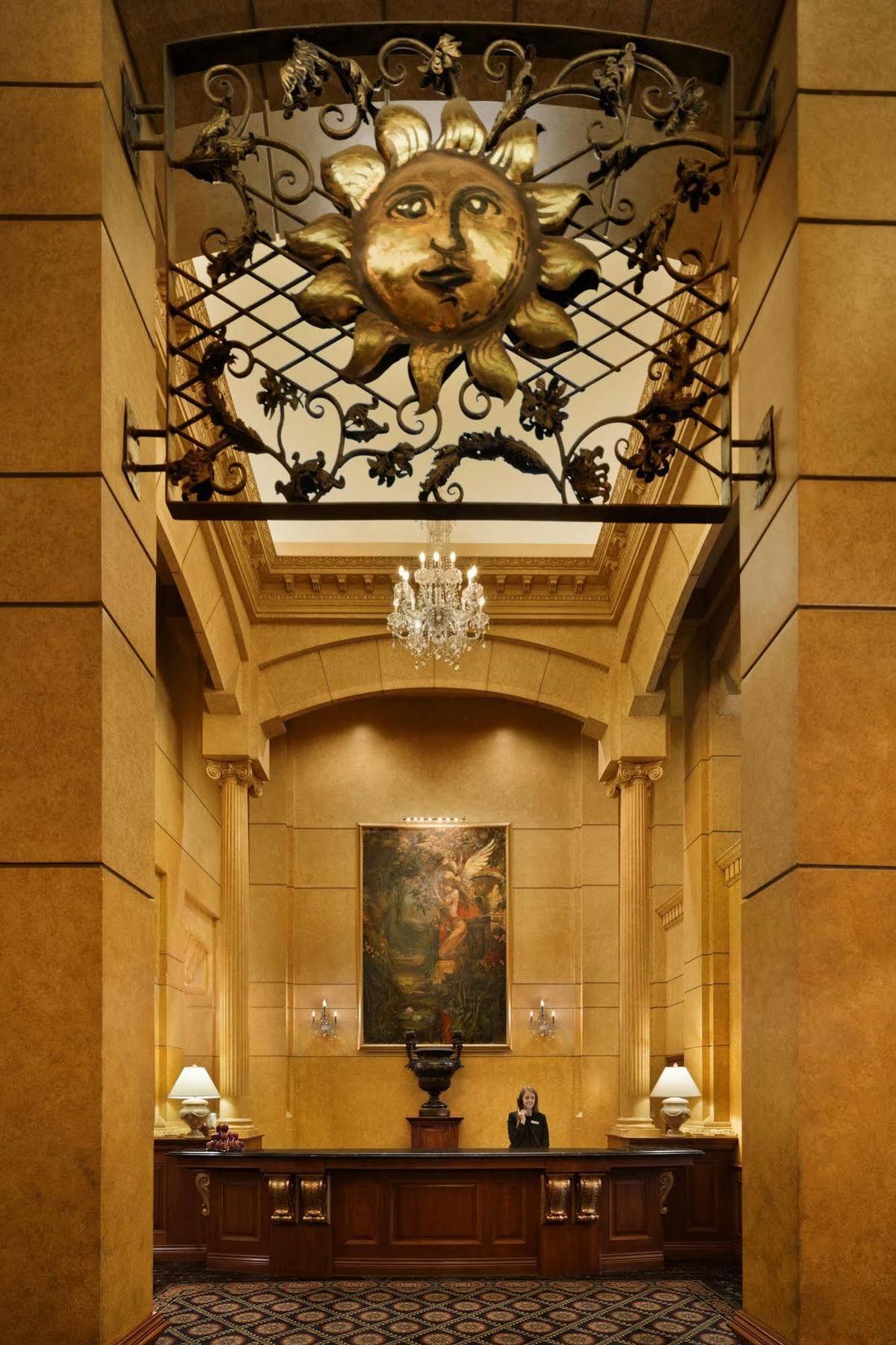 Le Soleil By Executive Hotel