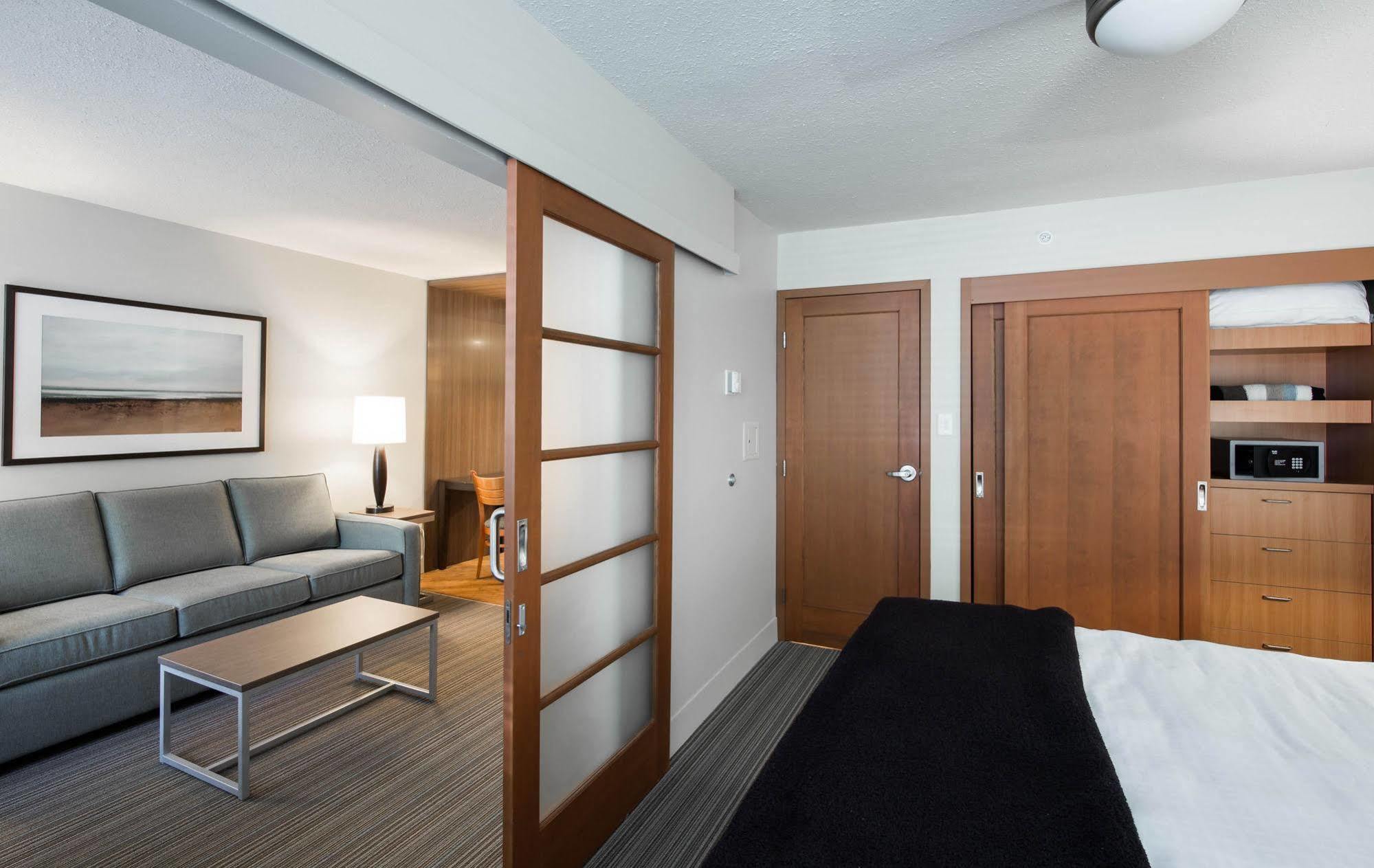 Hotel West Coast At Ubc 4*