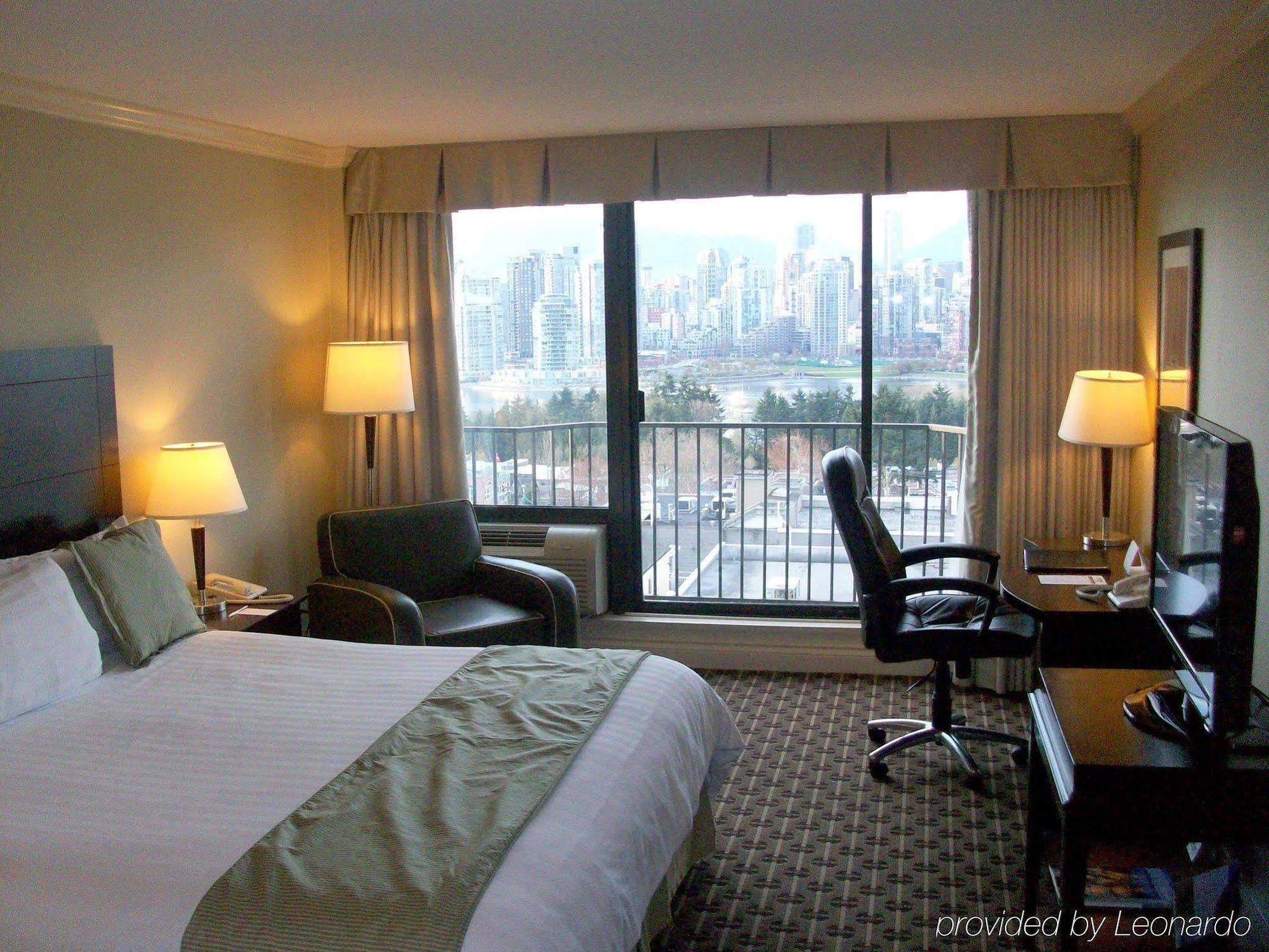 Park & By Radisson Hotel 3*