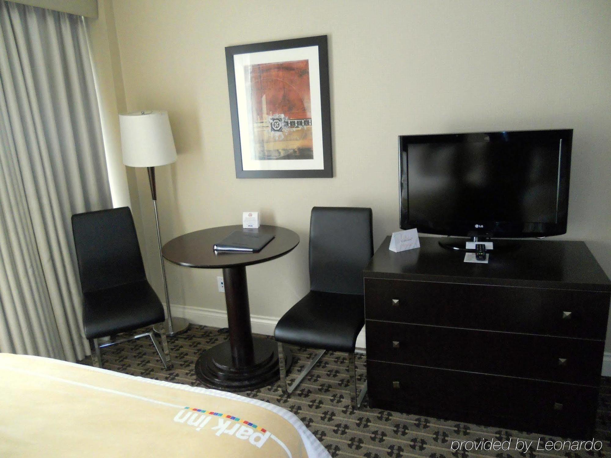 Park & By Radisson Hotel 3*