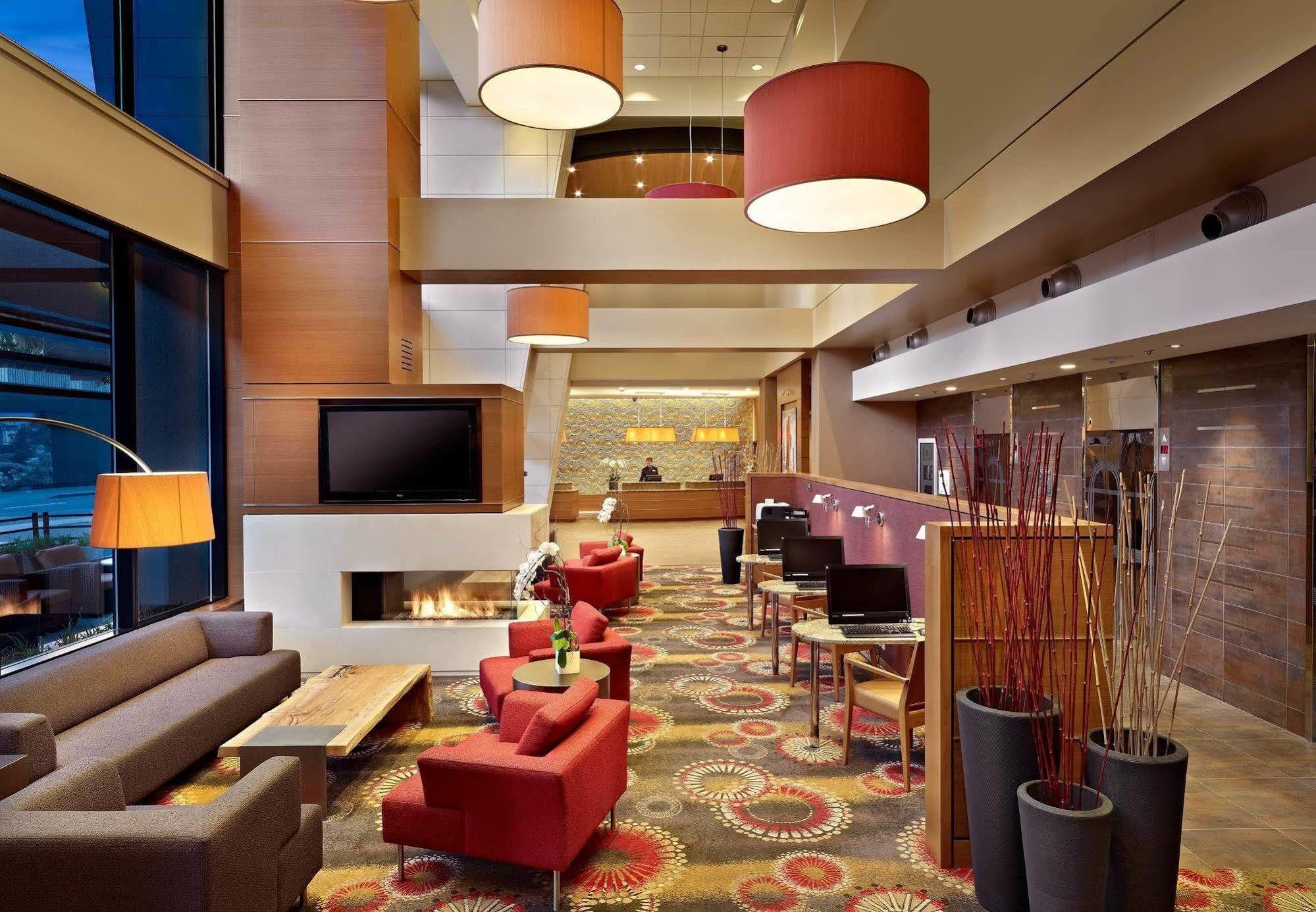 Hotel By Marriott Downtown 3*