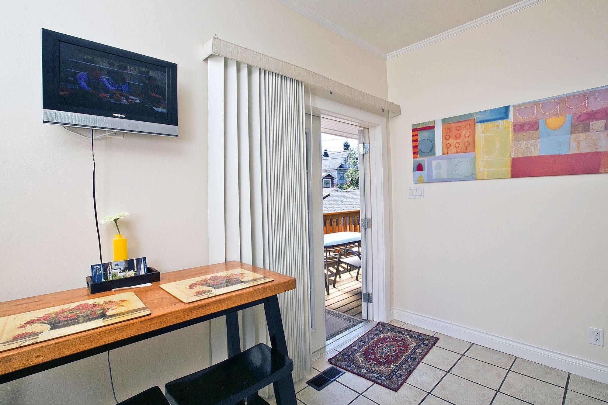 Alma Beach Manor Apartment Vancouver