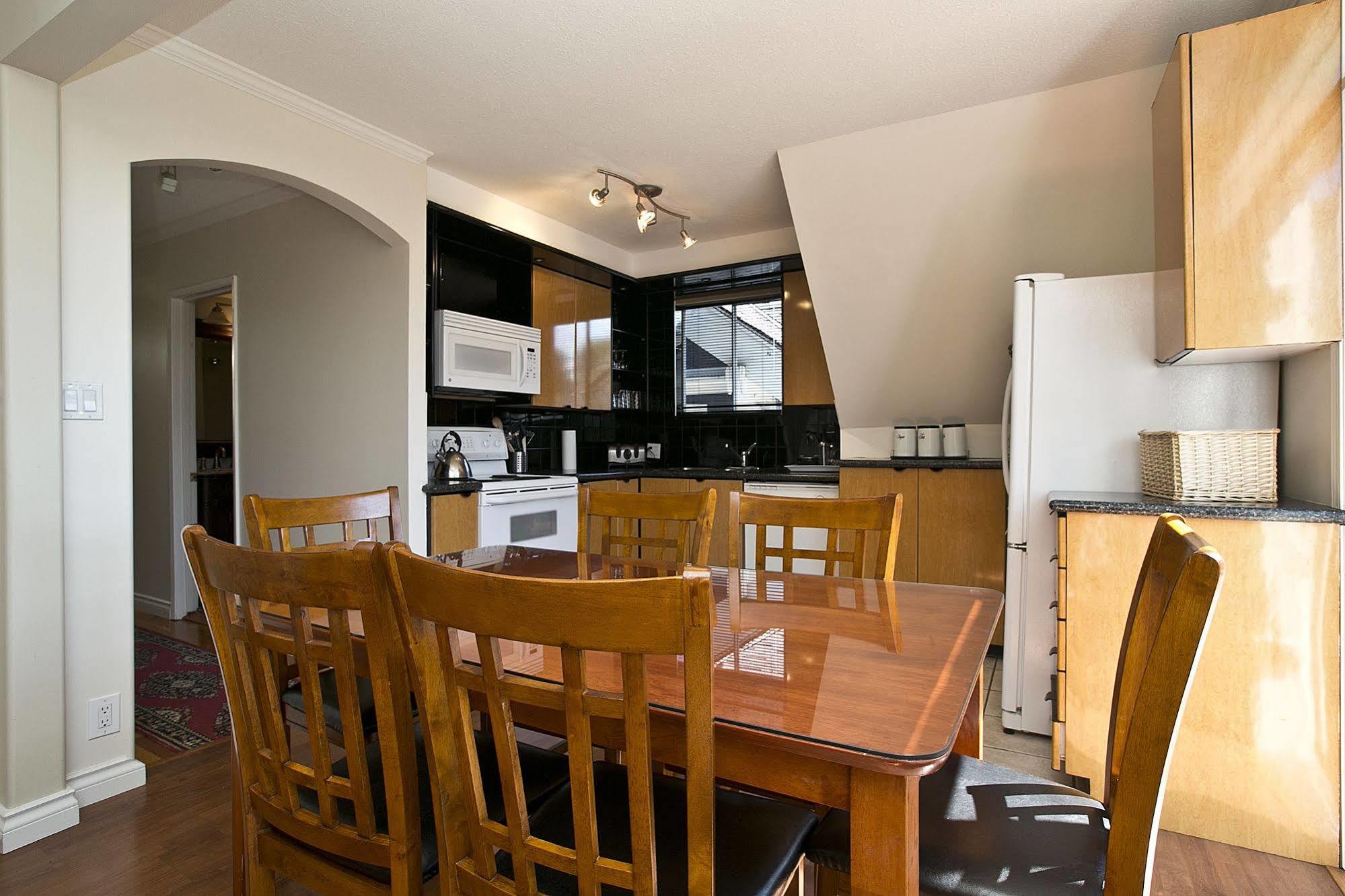 Alma Beach Manor Apartment *