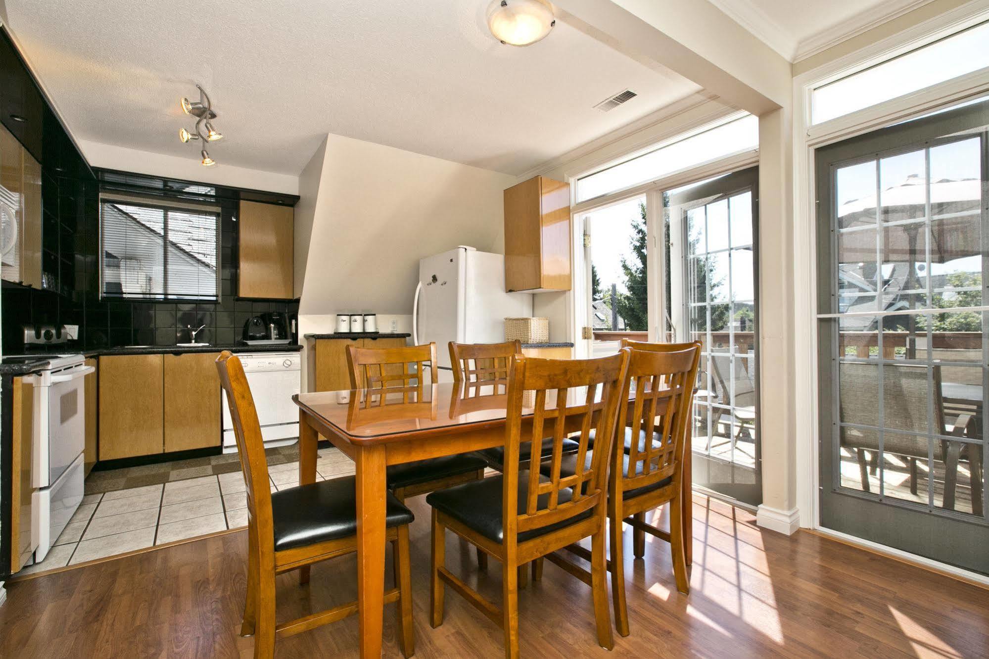 Alma Beach Manor Apartment Vancouver